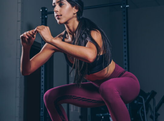 How a Power Rack Supports Safe Barbell Exercises in Home and Commercial Gyms